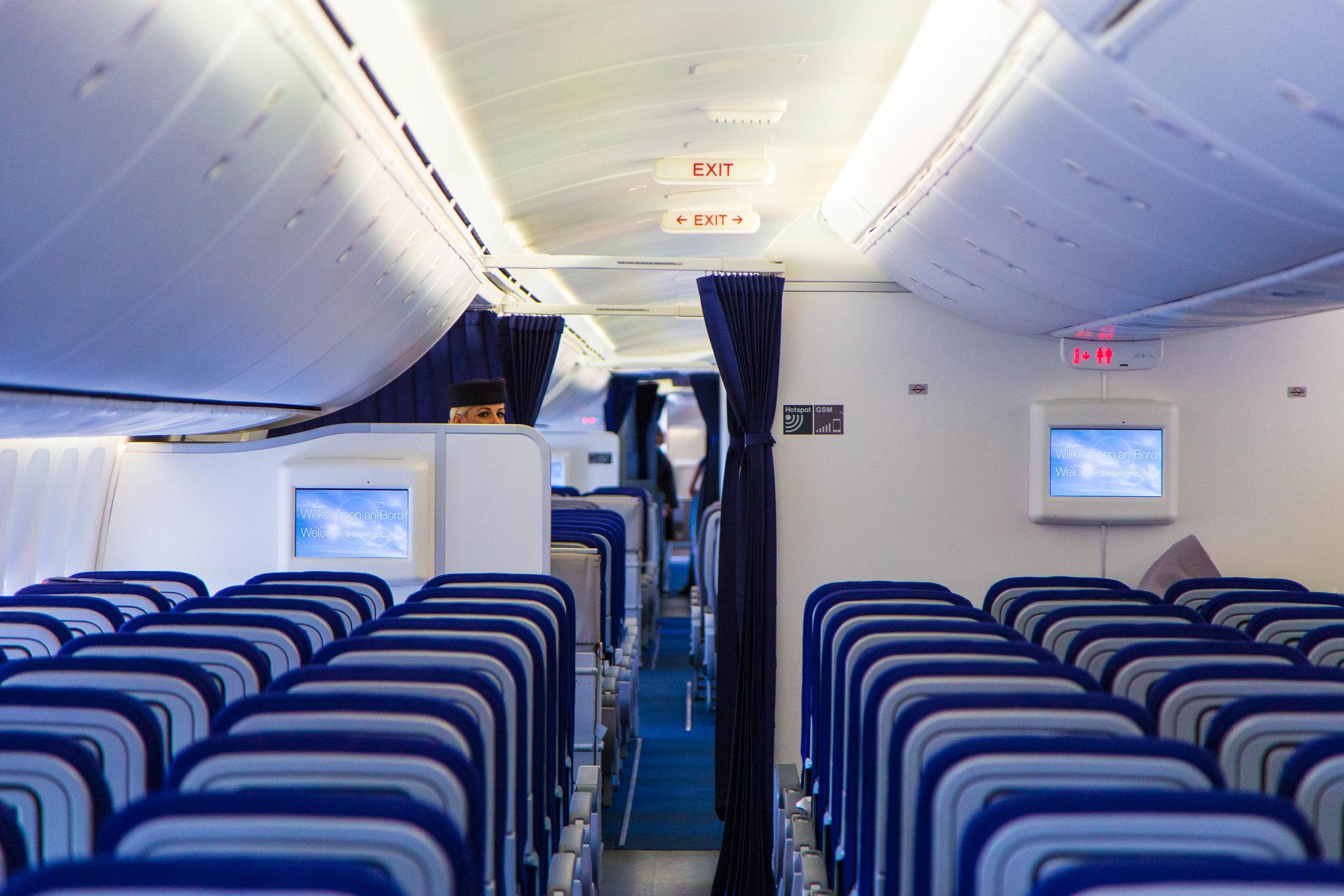 ILA: Lufthansa (LH / DLH) | Livery: Fanhansa Siegerflieger Livery | Boeing 747-830 B748 | D-ABYI | MSN 37833 | Economy