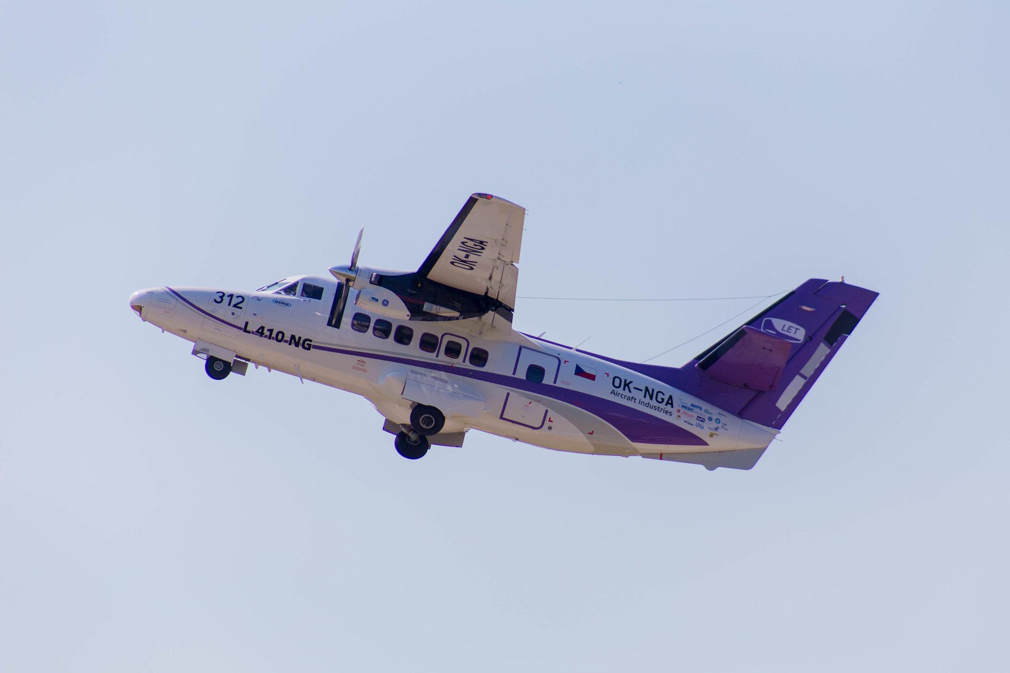 ILA: LET Aircraft Systems |  Let L-410 Turbolet L410 | OK-NGA | MSN 2820