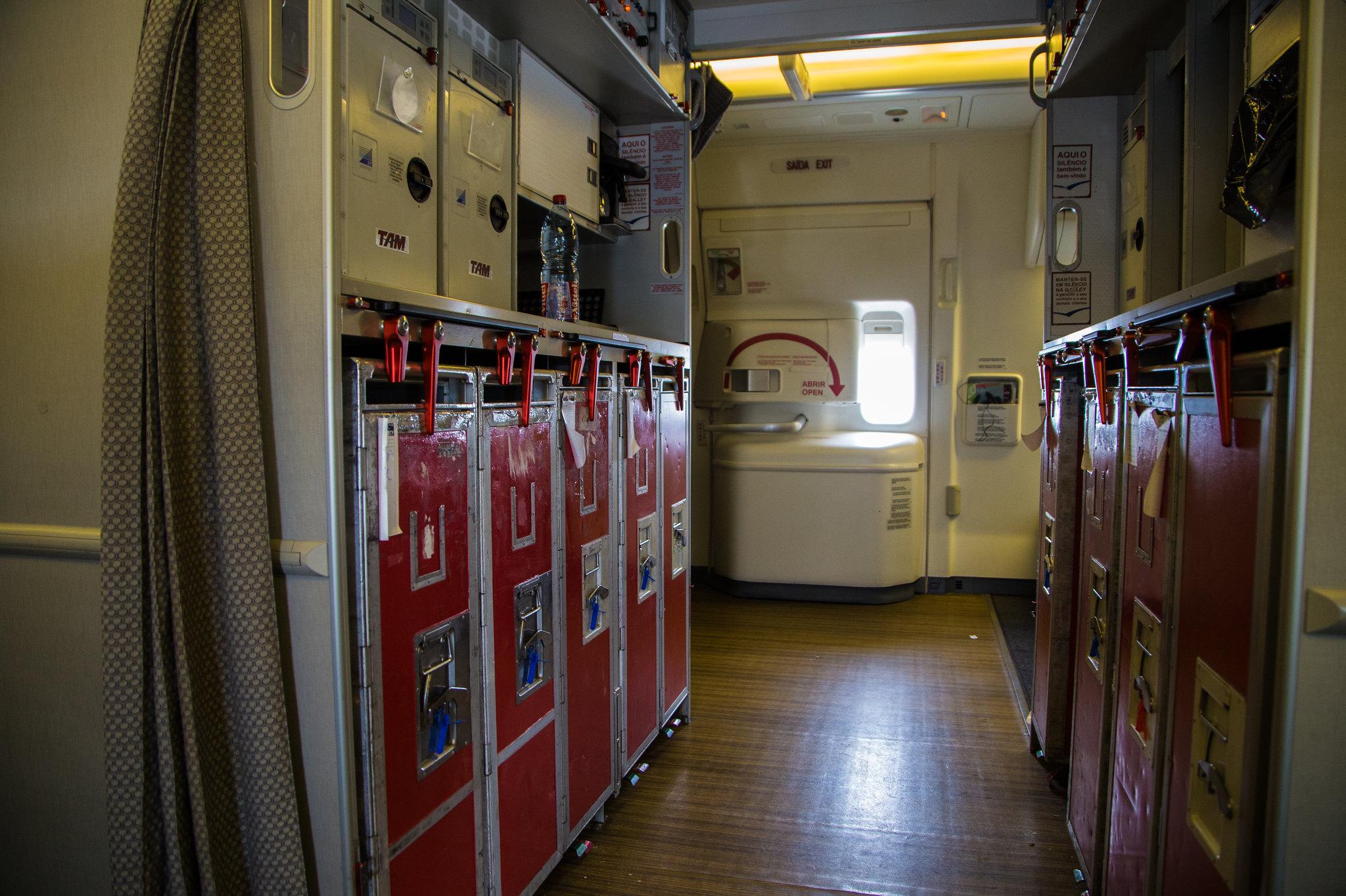 Frankfurt Airport: LATAM Airlines (LA / LAN) | Operator: LATAM Brasil |  Boeing 777-32W(ER) B77W | PT-MUI | MSN 40589 | Galley