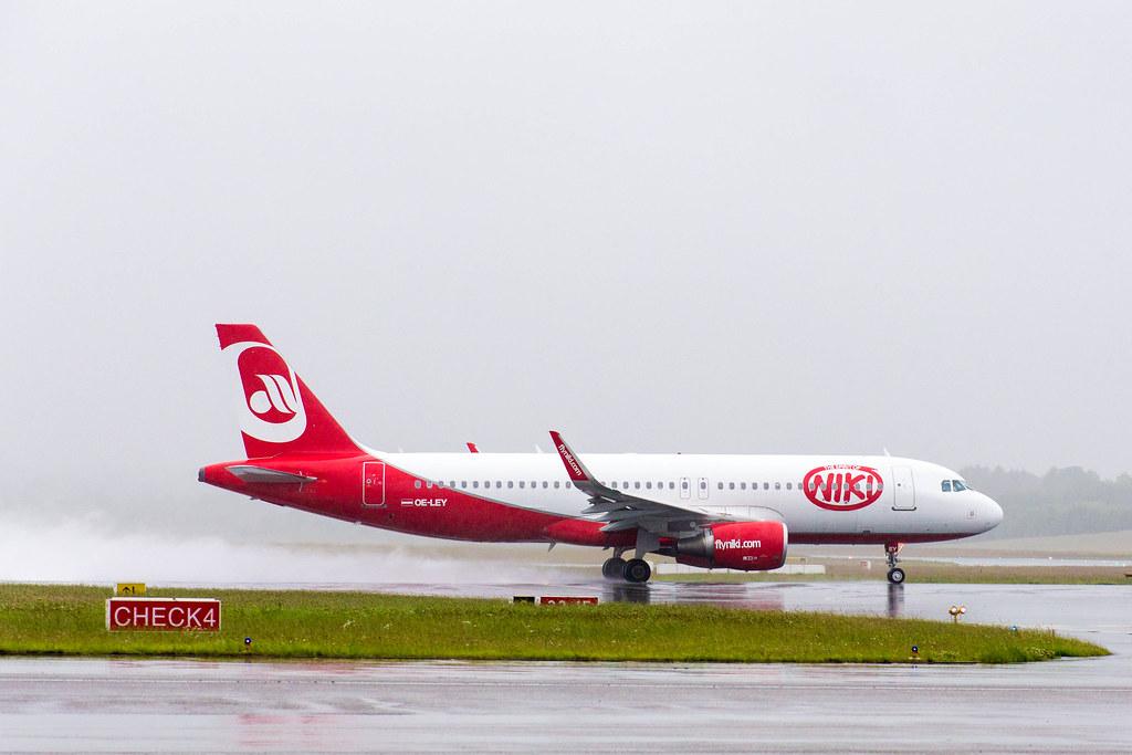 Hamburg Airport: Niki (HG / NLY) | Airbus A320-214(WL) | OE-LEY | MSN 5648