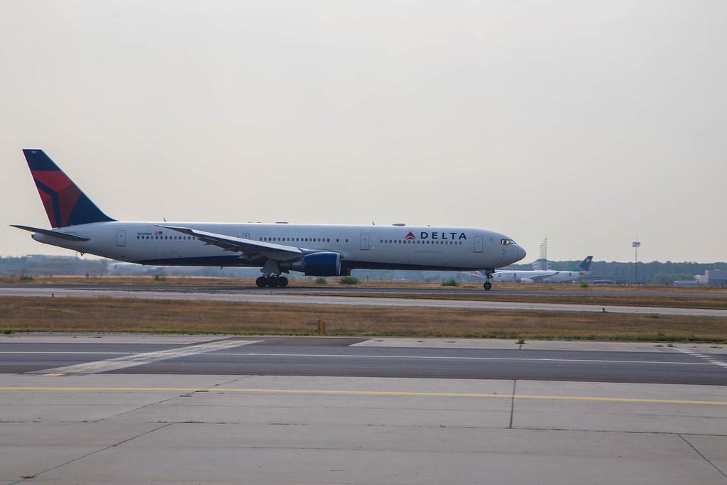 Frankfurt Airport: Delta Air Lines (DL / DAL) |  Boeing 767-432(ER) B764 | N830MH | MSN 29701