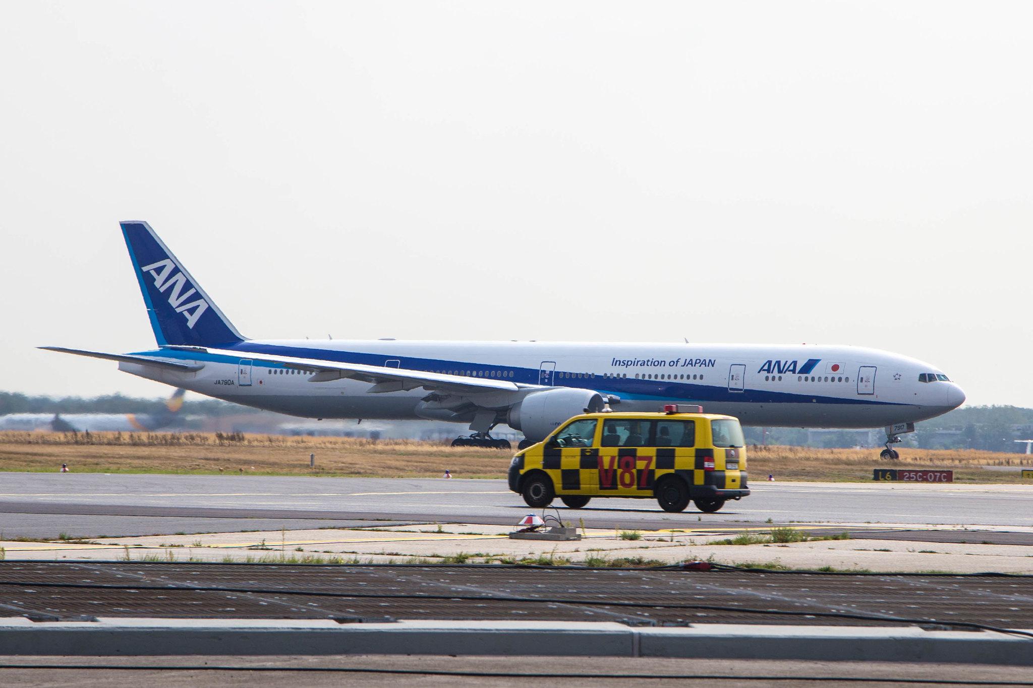 Frankfurt Airport: All Nippon Airways (NH / ANA) |  Boeing 777-381(ER) B77W | JA790A | MSN 60136