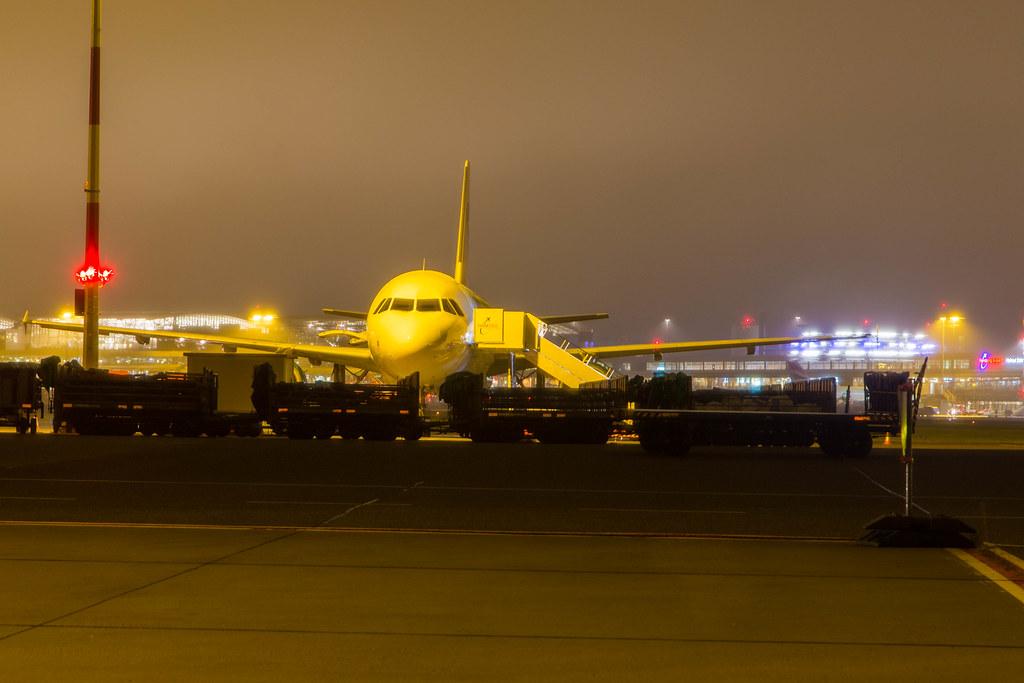 7. Vorfeldrundfahrt 2016: Flugzeug auf dem Vorfeld