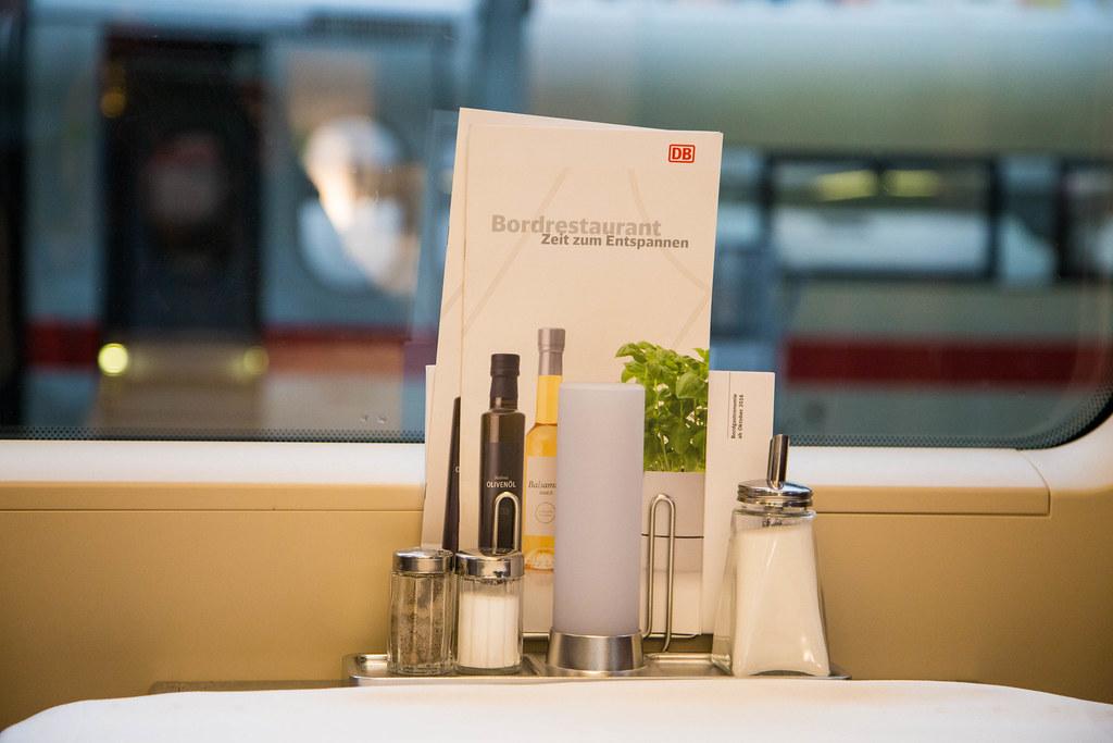ICE 4 (9005): Bordrestaurant