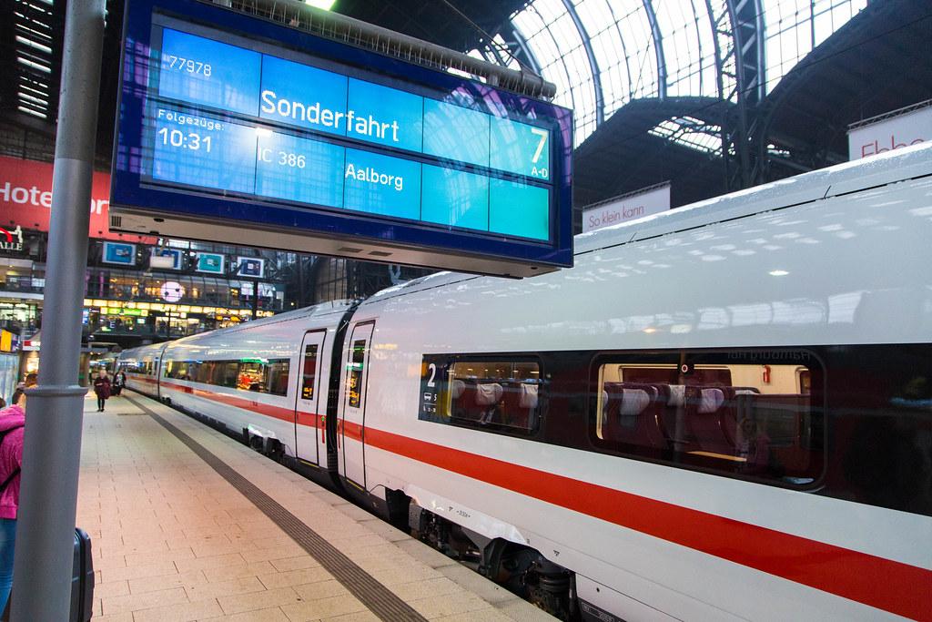 ICE 4 (9005) am Hamburger Hauptbahnhof
