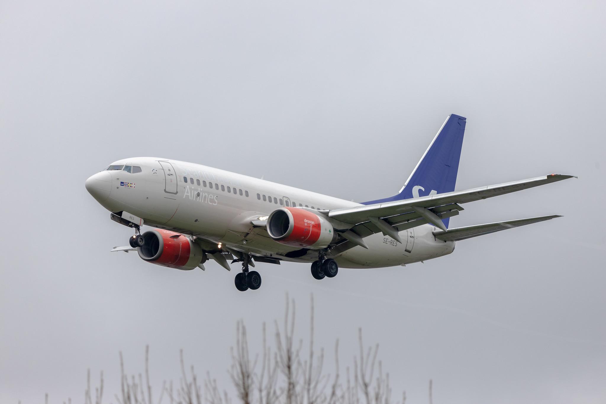 London Heathrow Airport: SAS (SK / SAS) |  Boeing 737-7BX B737 | SE-RES | MSN 30737