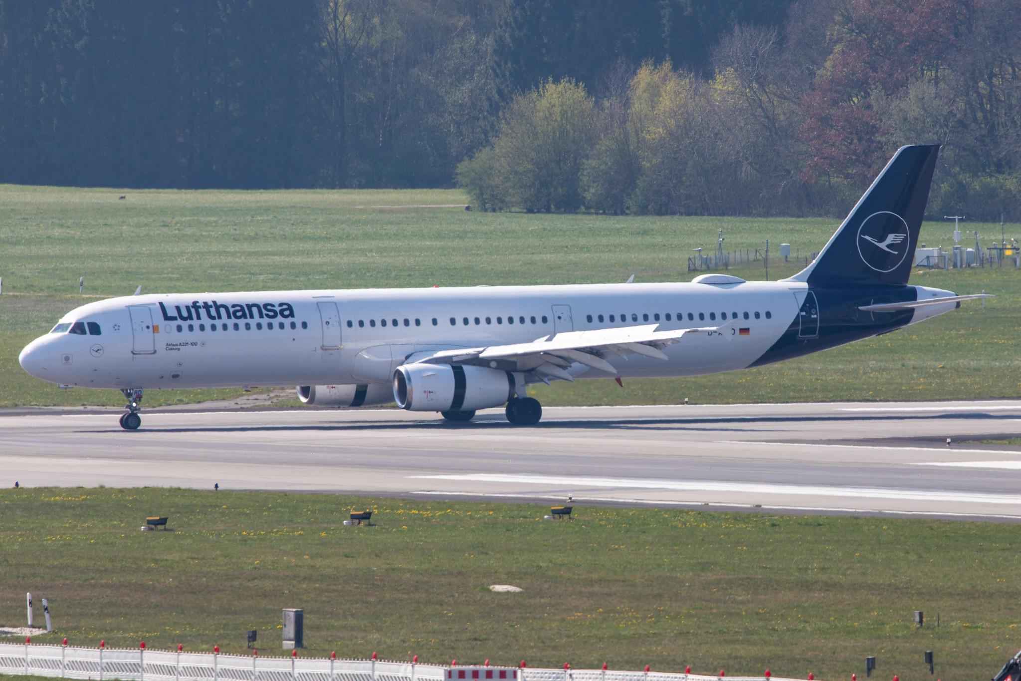 Hamburg Airport: Lufthansa (LH / DLH) |  Airbus A321-131 A321 | D-AIRD | MSN 0474