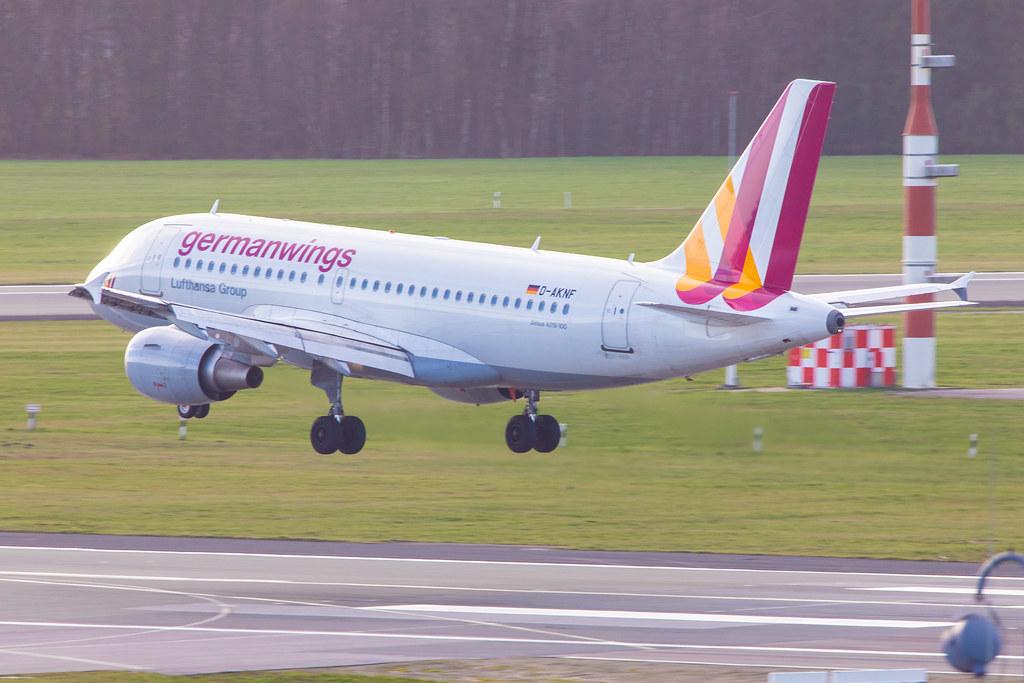 Hamburg Airport: Eurowings Airbus A319-112 A319 D-AKNF operated by Germanwings