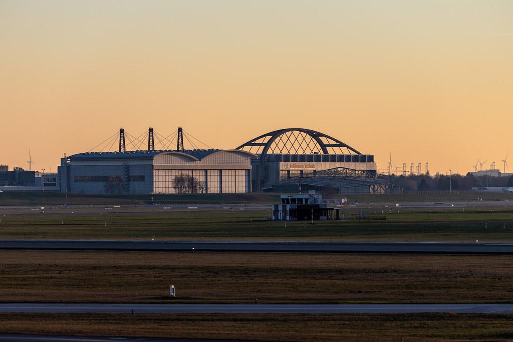 Hamburg Airport: Lufthansa Technik |