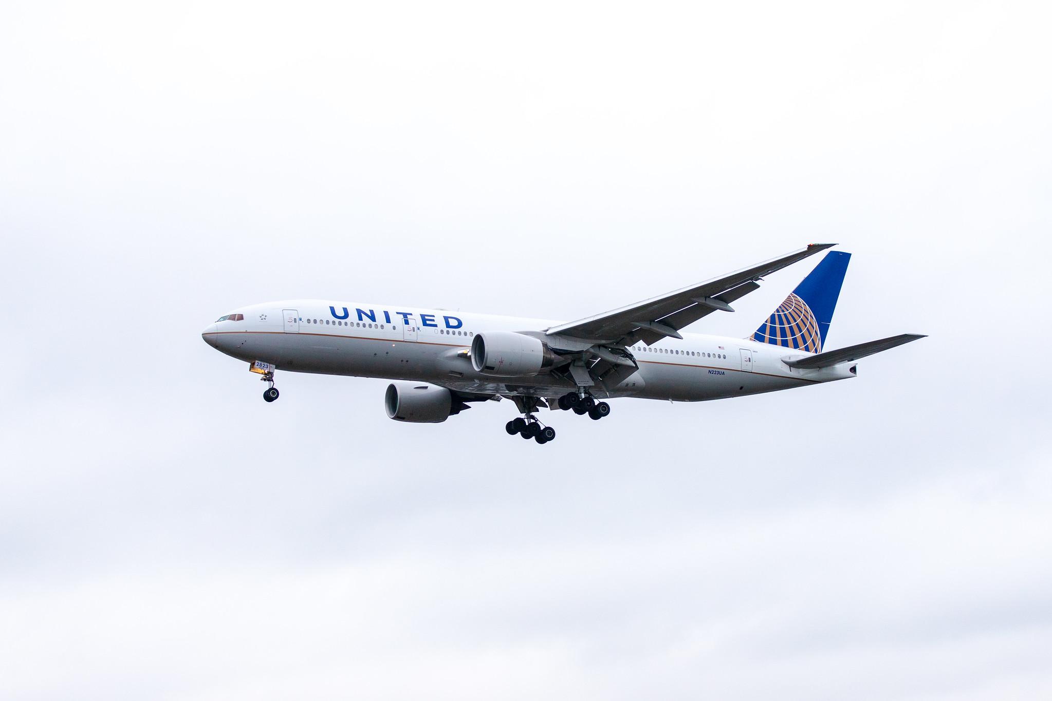 London Heathrow Airport: United Airlines (UA / UAL) |  Boeing 777-222(ER) B772 | N223UA | MSN 30224