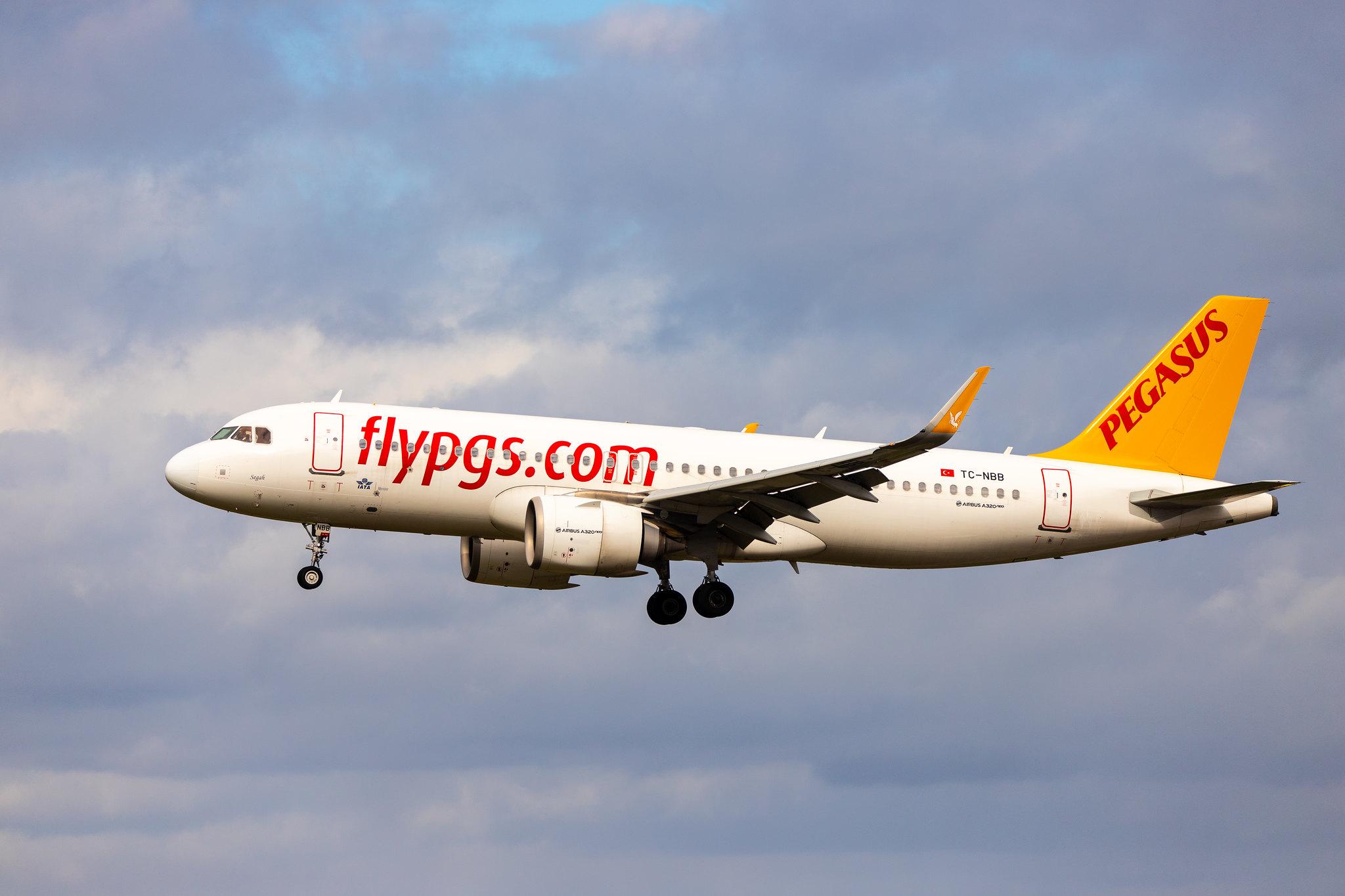 Hamburg Airport: Pegasus (PC / PGT) | Operator: Pegasus Airlines |  Airbus A320-251N A20N | TC-NBB | MSN 07147