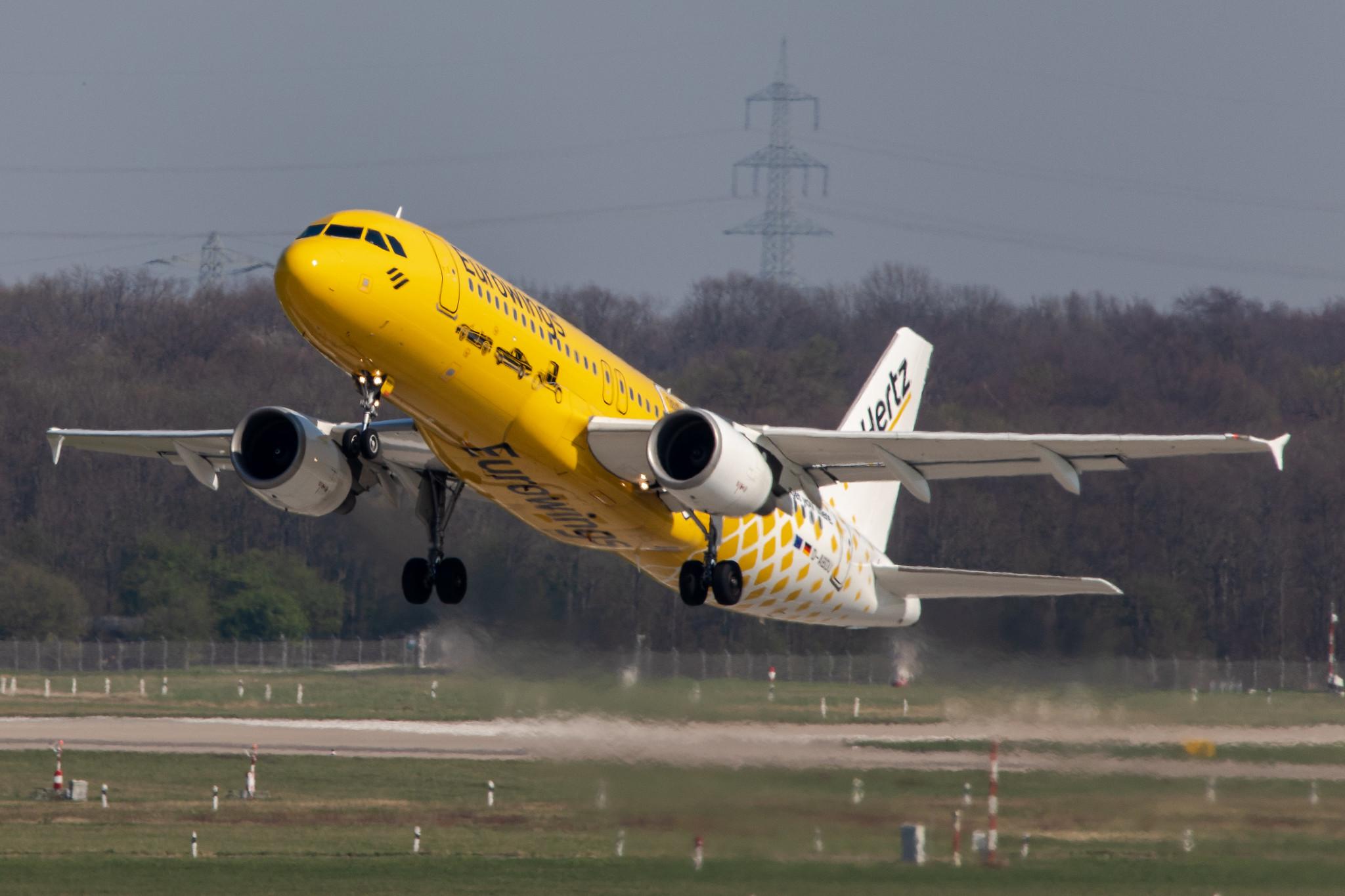 Düsseldorf Airport: Eurowings (EW / EWG) |  Livery: Hertz Livery |  Airbus A320-214 A320 | D-ABDU | MSN 3516