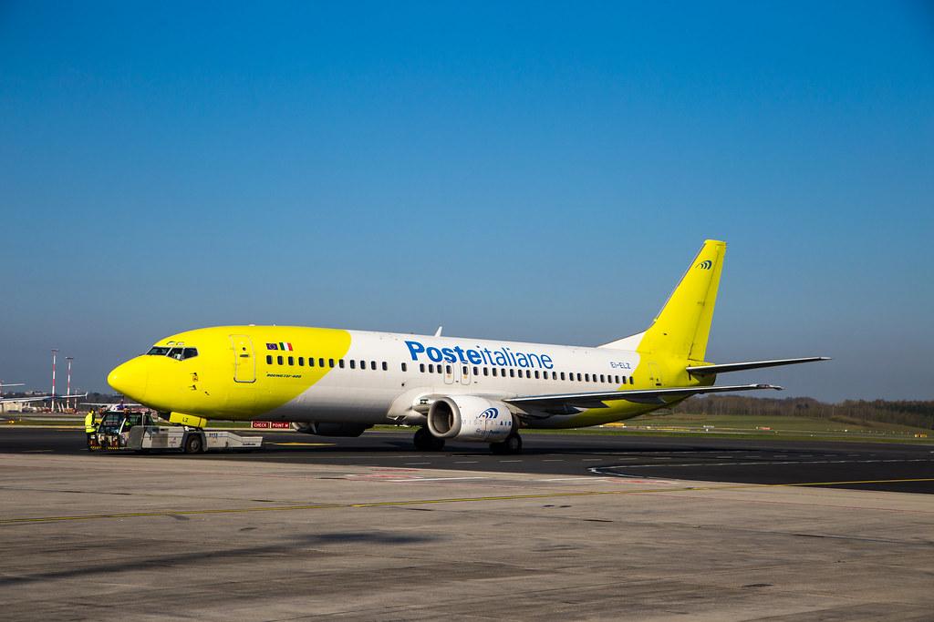 Hamburg Airport: Mistral Air (7M / MSA) |  Boeing 737-428 B734 | EI-ELZ | MSN 26308