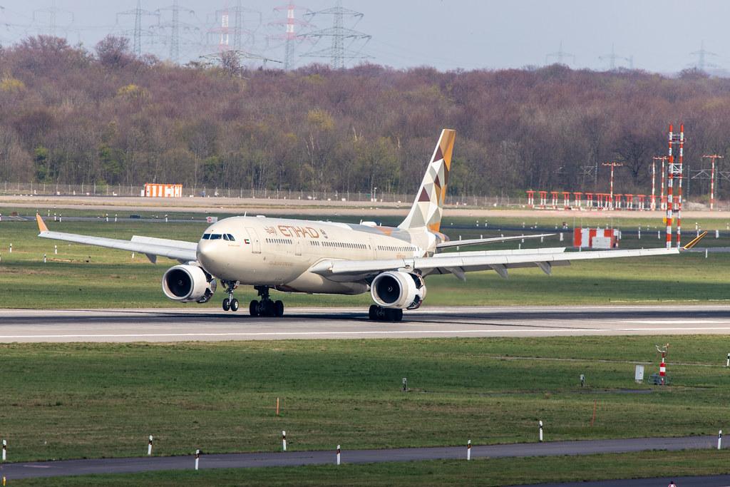 Düsseldorf Airport: Etihad Airways (EY / ETD) |  Airbus A330-243 A332 | A6-EYK | MSN 0788