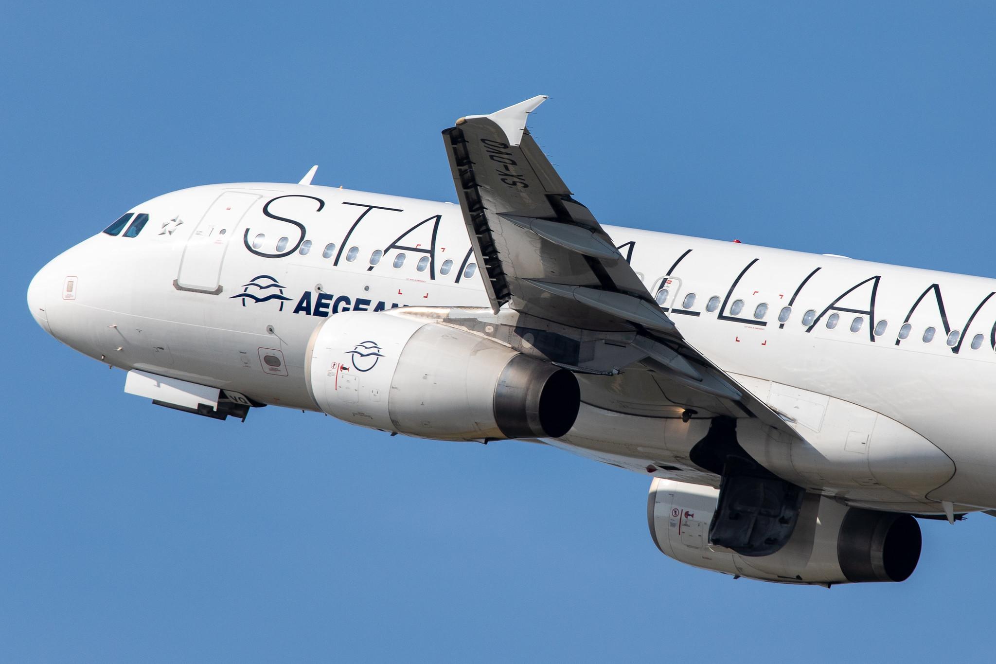 Düsseldorf Airport: Aegean Airlines (A3 / AEE) |  Livery: Star Alliance livery |  Airbus A320-232 A320 | SX-DVQ | MSN 3526
