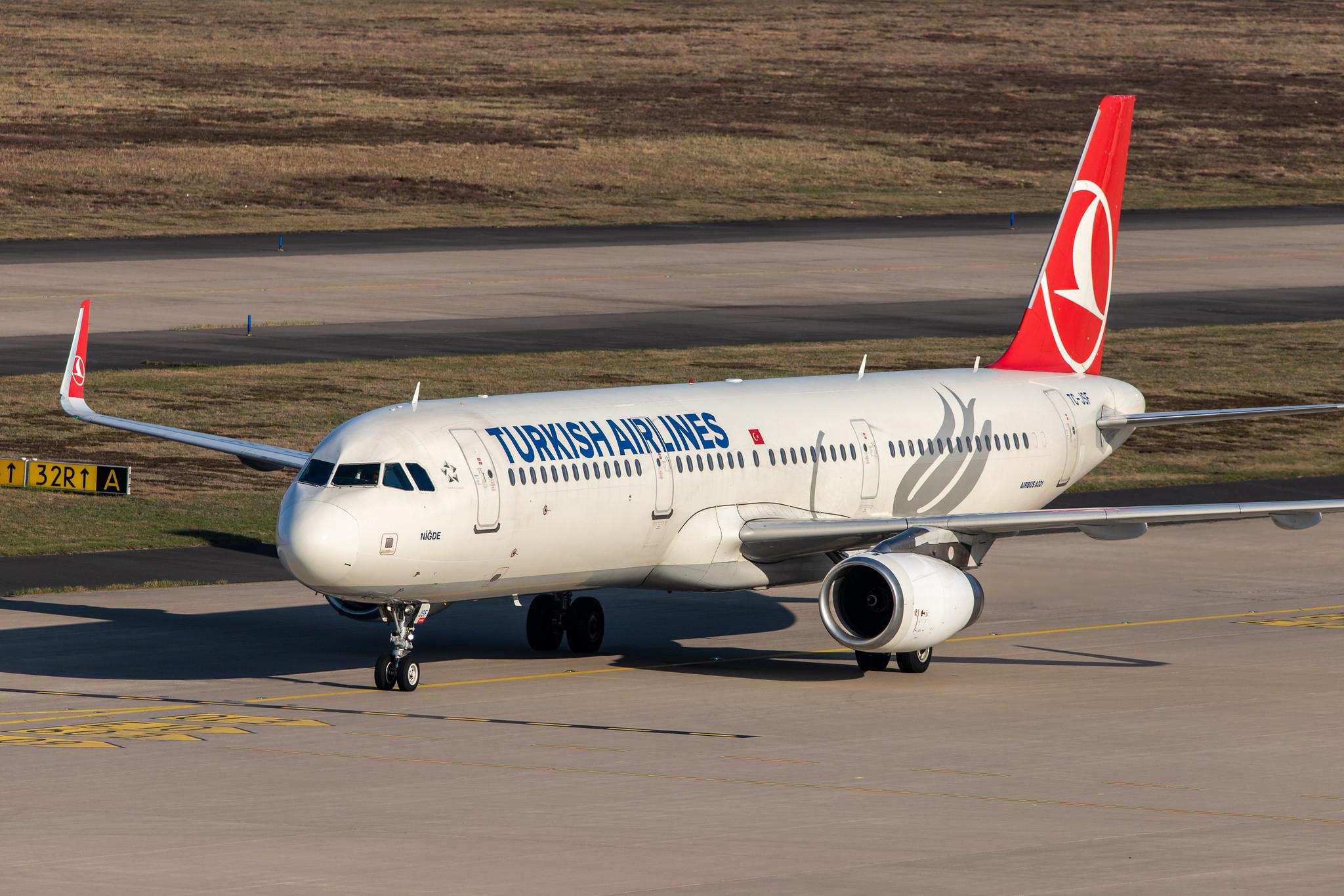 Köln Bonn Airport: Turkish Airlines (TK / THY) |  Airbus A321-231 A321 | TC-JSF | MSN 5465