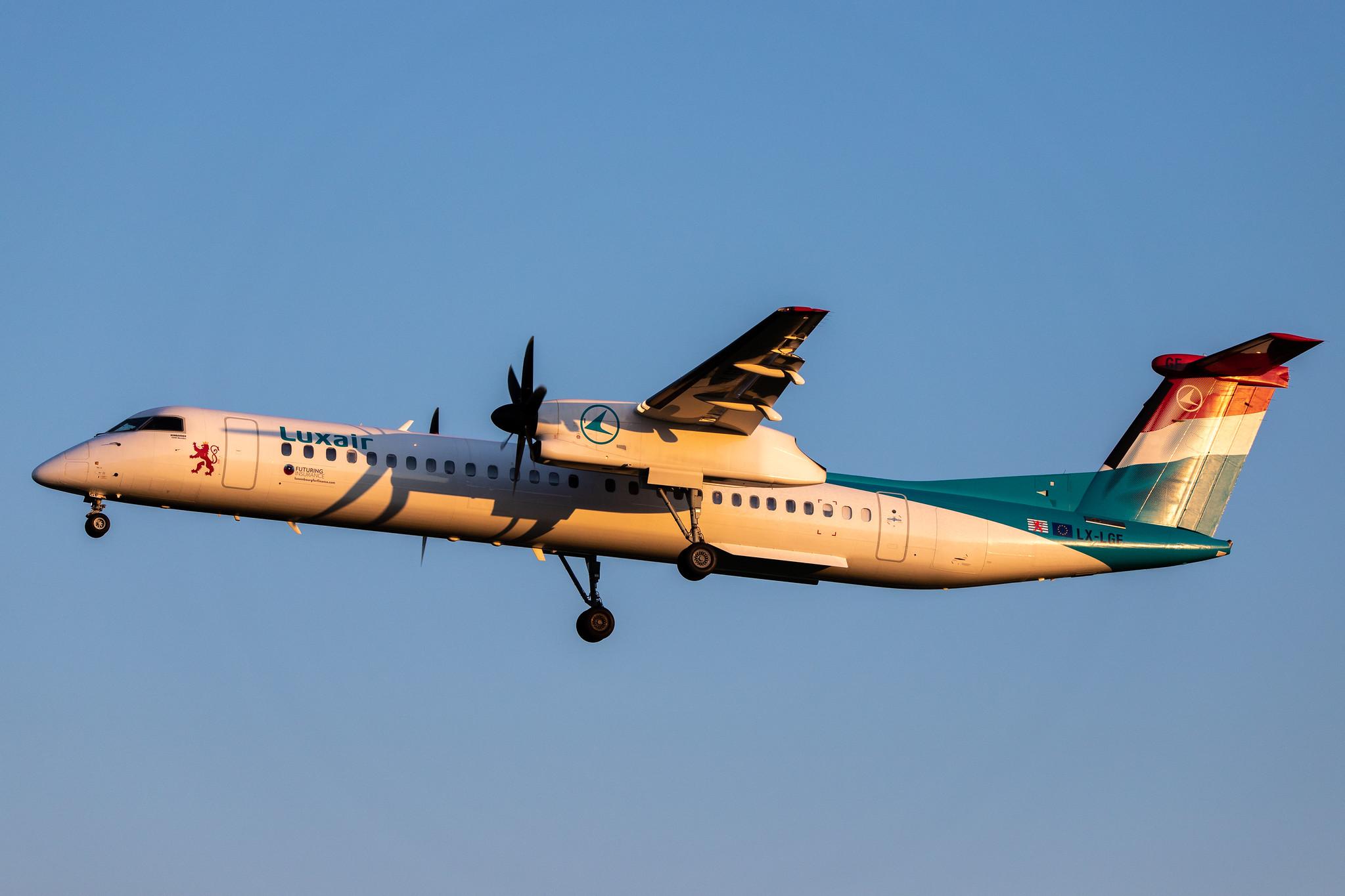 Hamburg Airport: Luxair (LG / LGL) | De Havilland Canada Dash 8-400 DH8D | LX-LGE | MSN 4284
