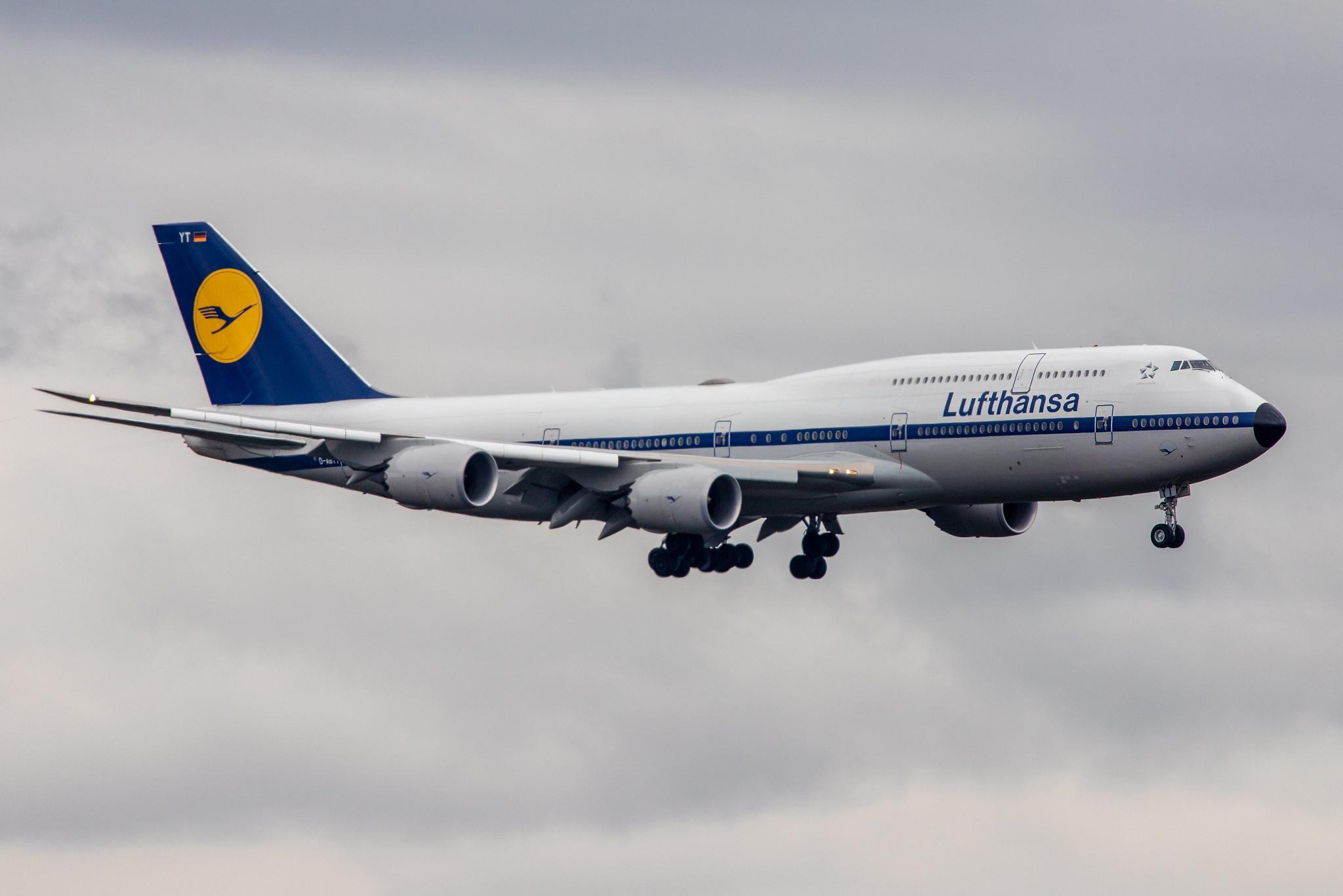 Frankfurt Airport: Lufthansa (LH / DLH) |  Livery: Retro Livery |  Boeing 747-830 B748 | D-ABYT | MSN 37844