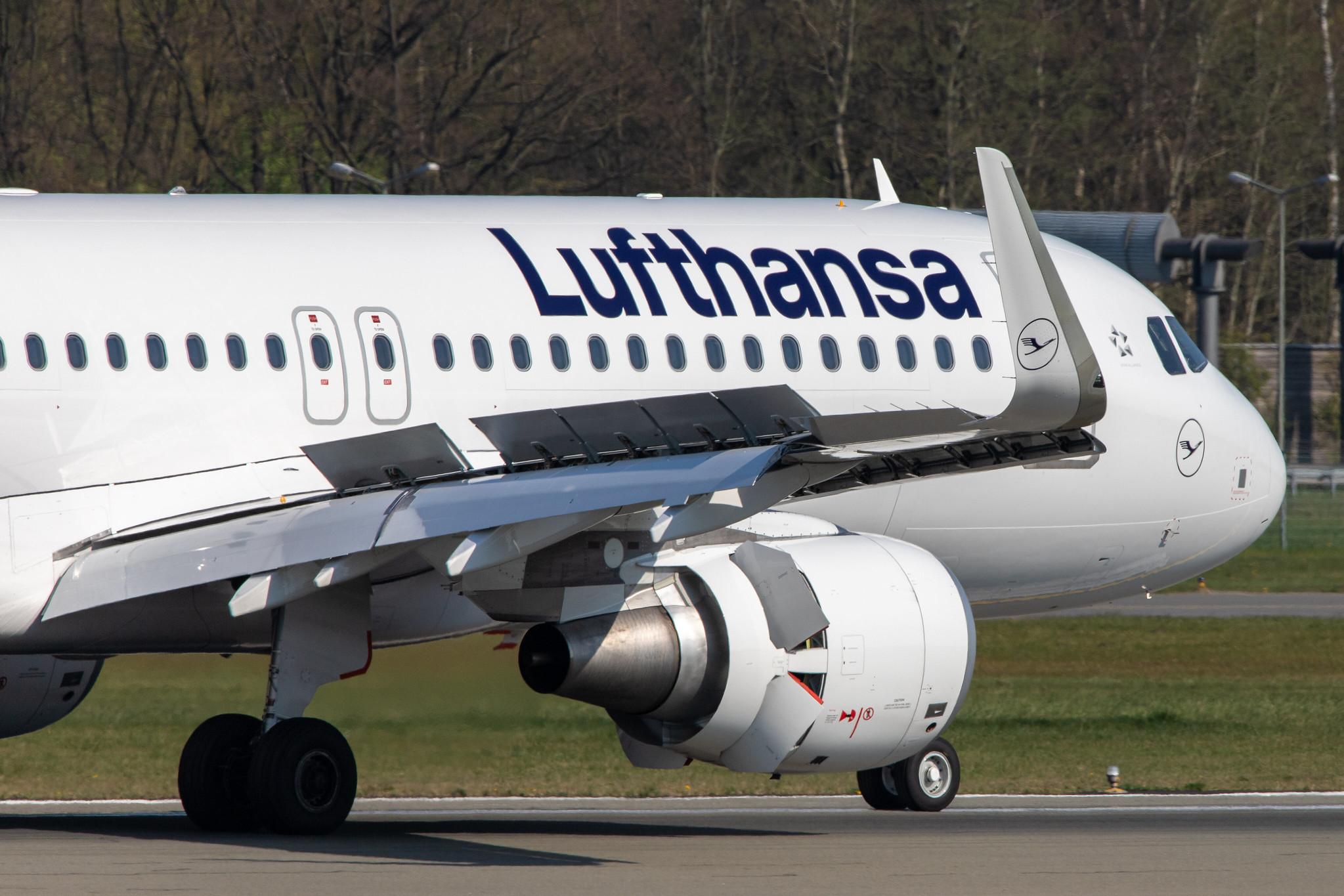 Hamburg Airport: Lufthansa (LH / DLH) |  Airbus A320-214 A320 | D-AIWC | MSN 8667