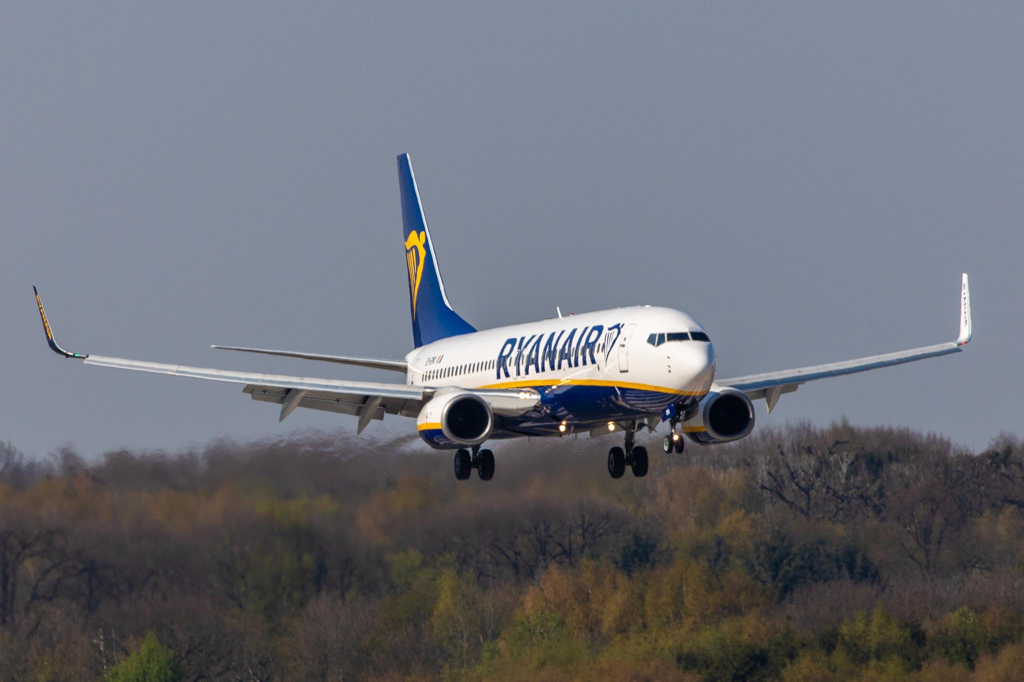 Hamburg Airport: Ryanair (FR / RYR) |  Boeing 737-8AS B738 | EI-EMO | MSN 40283