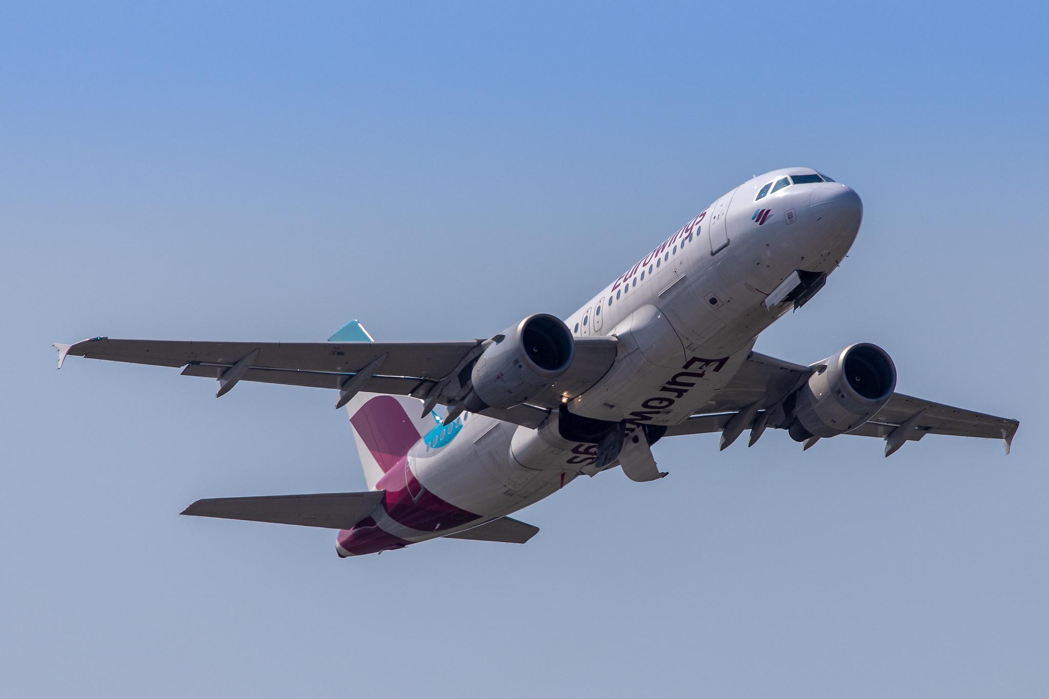 Hamburg Airport: Eurowings (EW / EWG) | Operator: Germanwings | Airbus A319-112 A319 | D-ABGR | MSN 3704