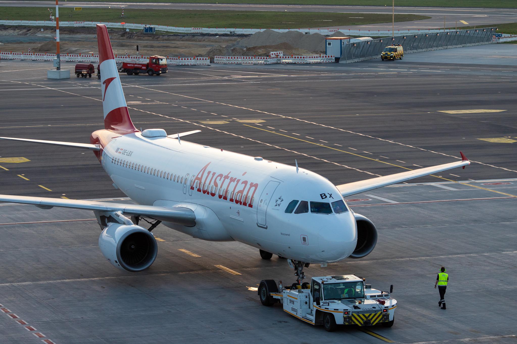 Hamburg Airport: Austrian Airlines (OS / AUA) |  Airbus A320-214 A320 | OE-LBX | MSN 1735