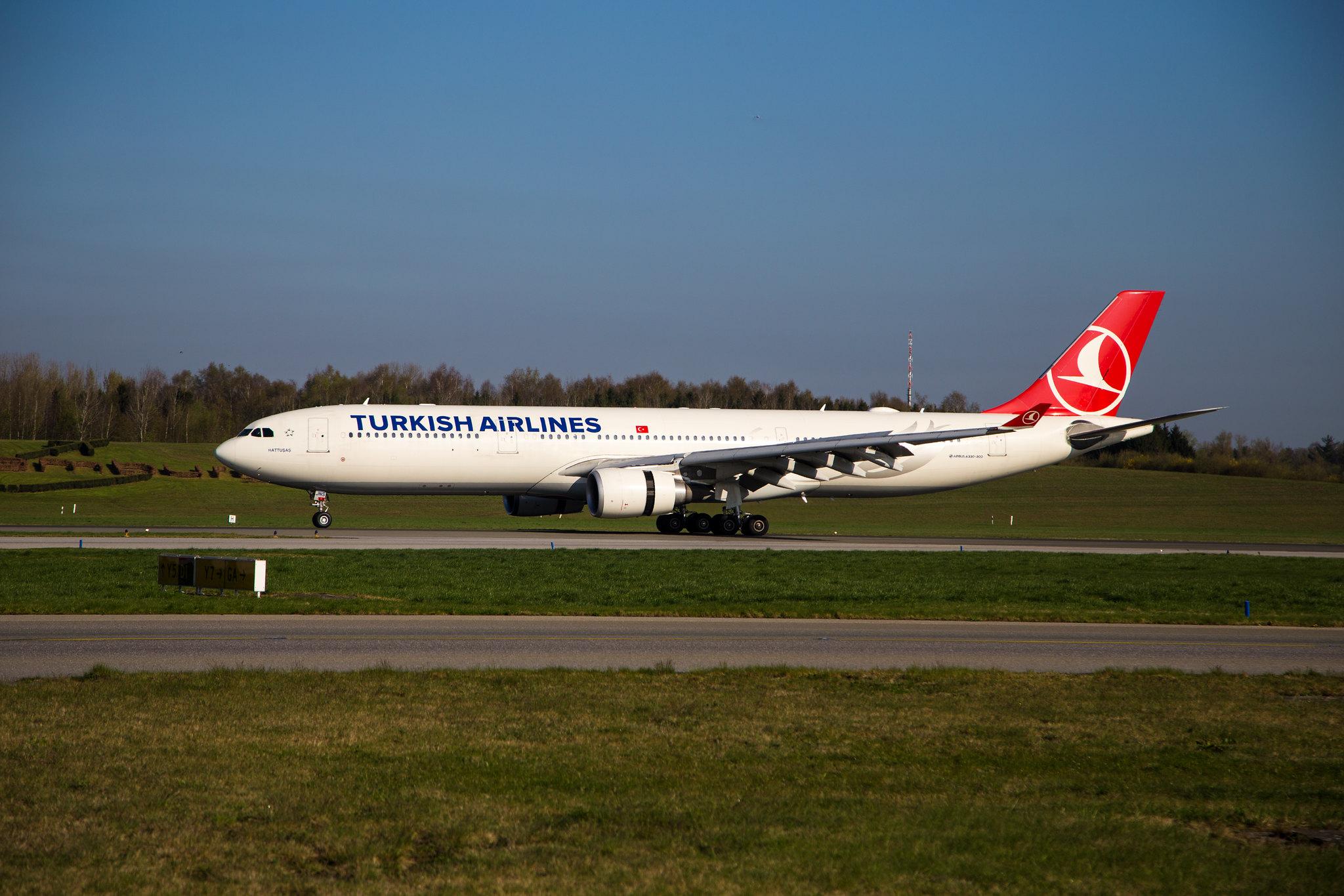 Hamburg Airport: Turkish Airlines (TK / THY) |  Airbus A330-303 A333 | TC-JNS | MSN 1458