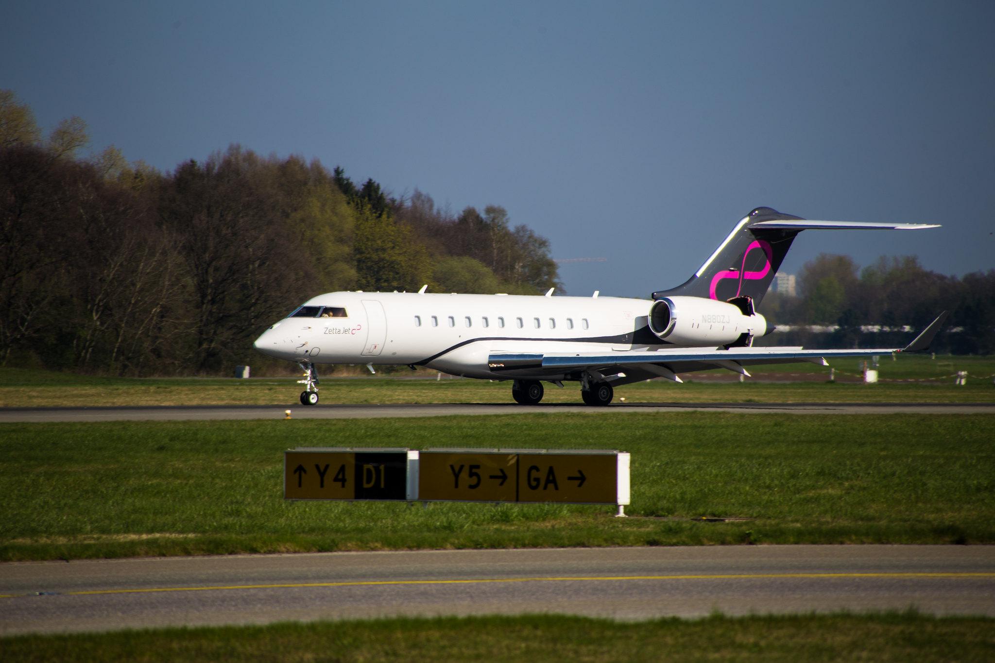 Hamburg Airport: Private owner |  Bombardier Global 5000 GL5T | N880ZJ | MSN 9644