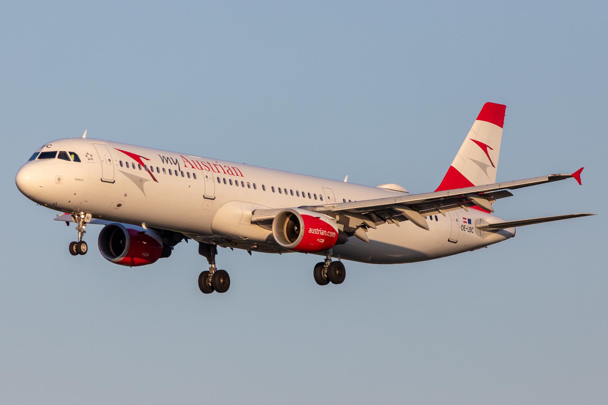 Hamburg Airport: Austrian Airlines (OS / AUA) |  Airbus A321-111 A321 | OE-LBC | MSN 0581