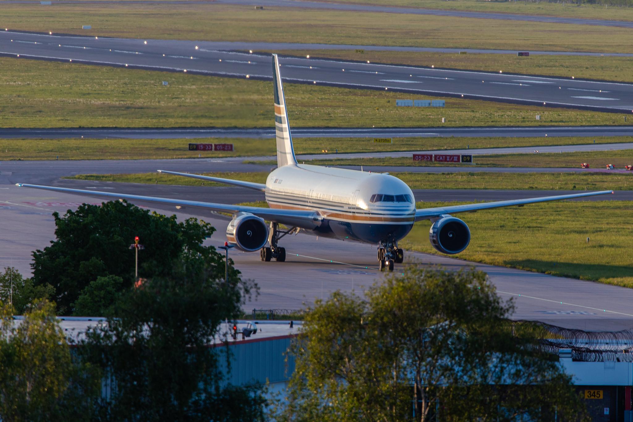 Hamburg Airport: Privilege Style (P6 / PVG) |  Boeing 767-35D(ER) B763 | EC-LZO | MSN 27902
