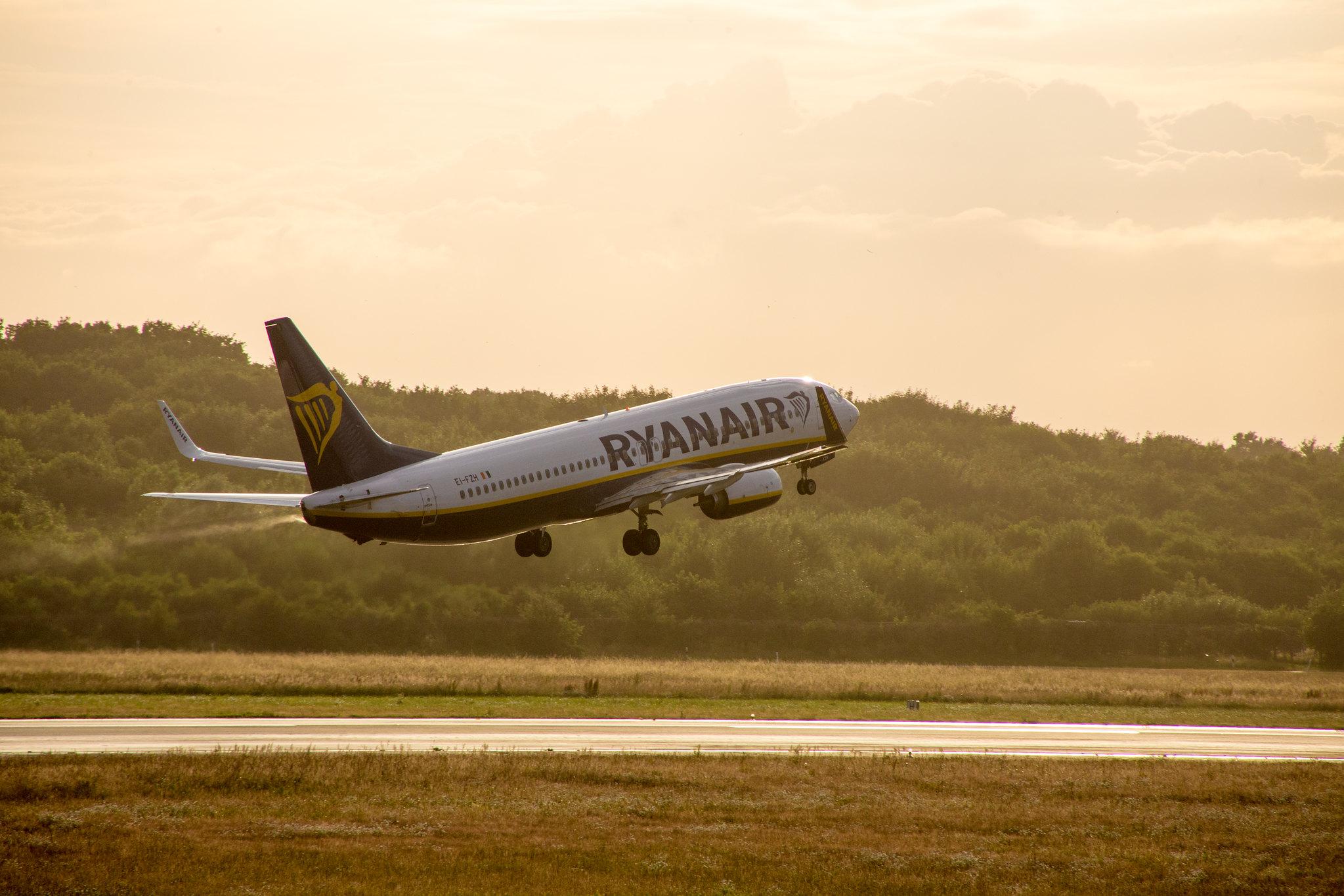 Hamburg Airport: Ryanair (FR /RYR) |  Boeing 737-8AS B738 | EI-FZH | MSN 44781