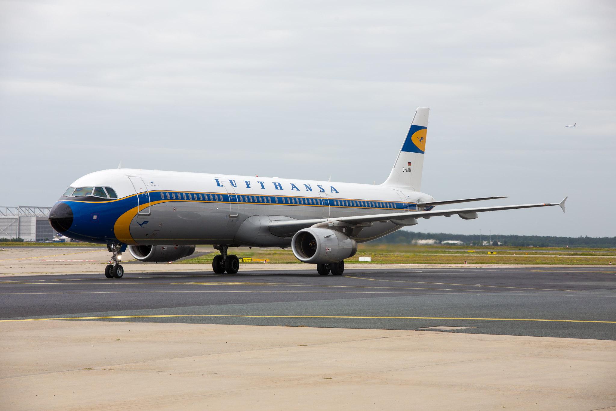 Lufthansa (LH / DLH) |  Livery: Retro livery |  Airbus A321-231 A321 | D-AIDV | MSN 5413