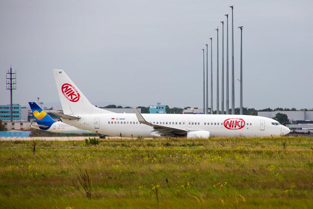 Spottertour am FRA: NIKI (Tui Fly Deutschland) Boeing 737-86J B738 D-ABAF