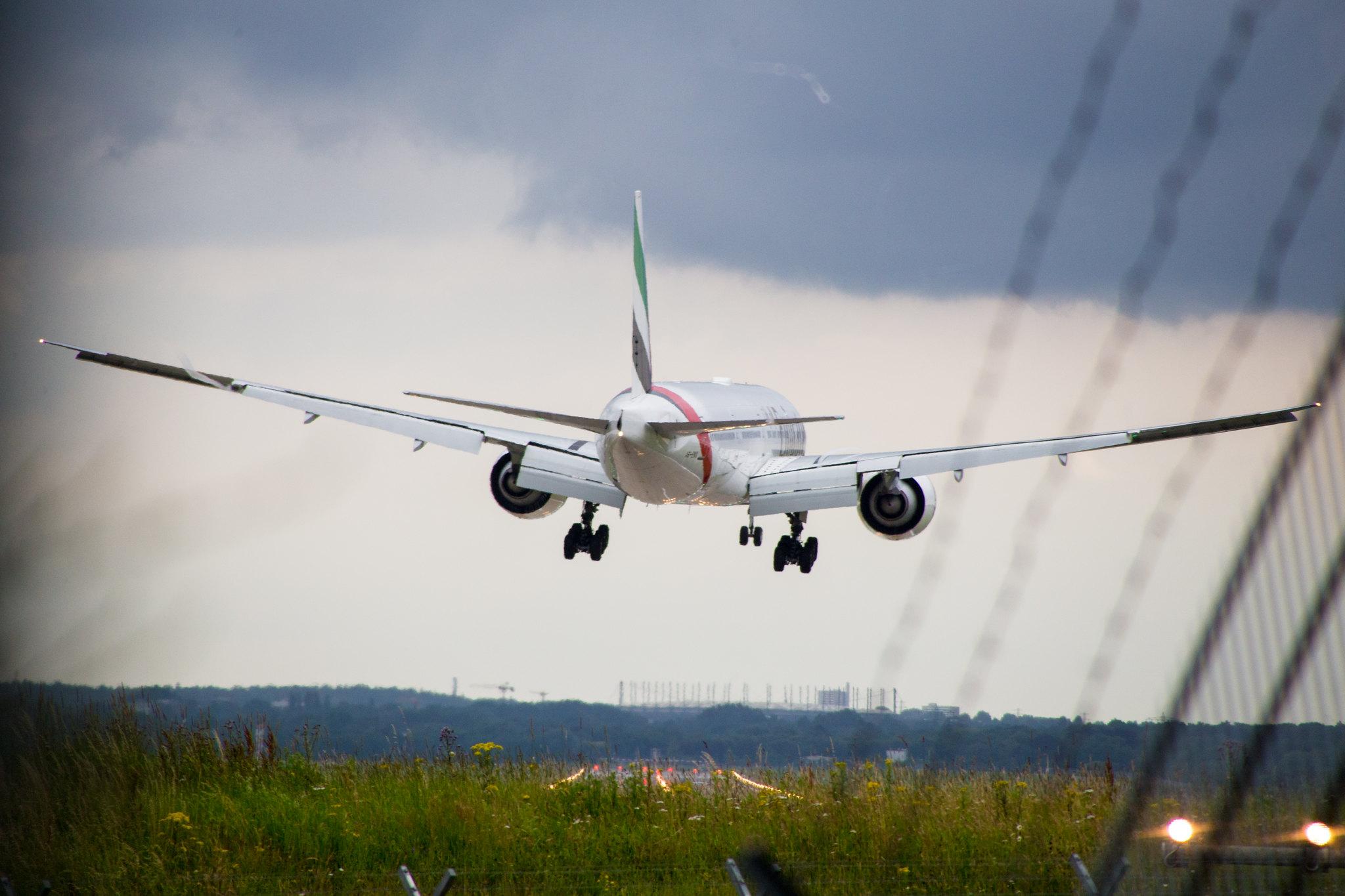 Hamburg Airport: Emirates (EK / UAE) |  Boeing 777-31H(ER) B77W | A6-ENI | MSN 41087