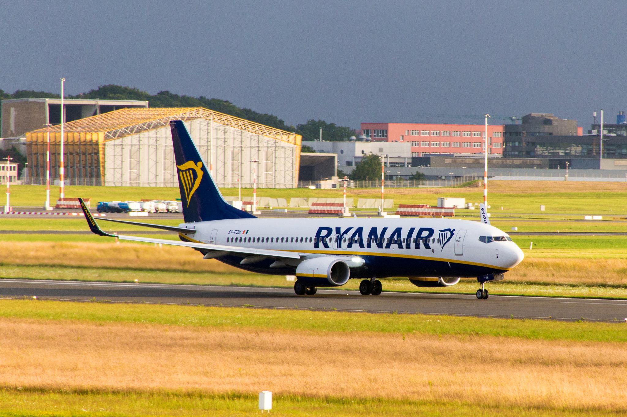 Hamburg Airport: Ryanair (FR / RYR) |  Boeing 737-8AS B738 | EI-FZH | MSN 44781