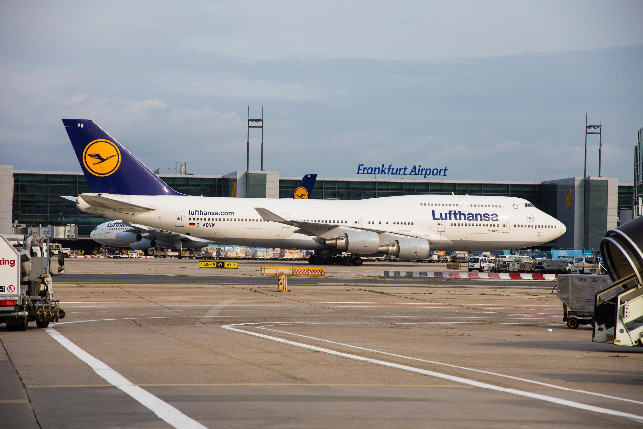 Frankfurt Airport: Lufthansa (LH / DLH) |  Boeing 747-430 B744 | D-ABVW | MSN 29493