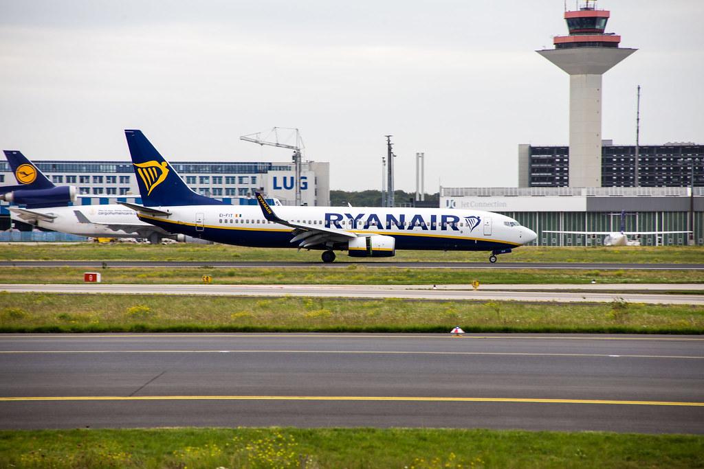 Spottertour am FRA: Ryanair Boeing 737-8AS B738 EI-FIT