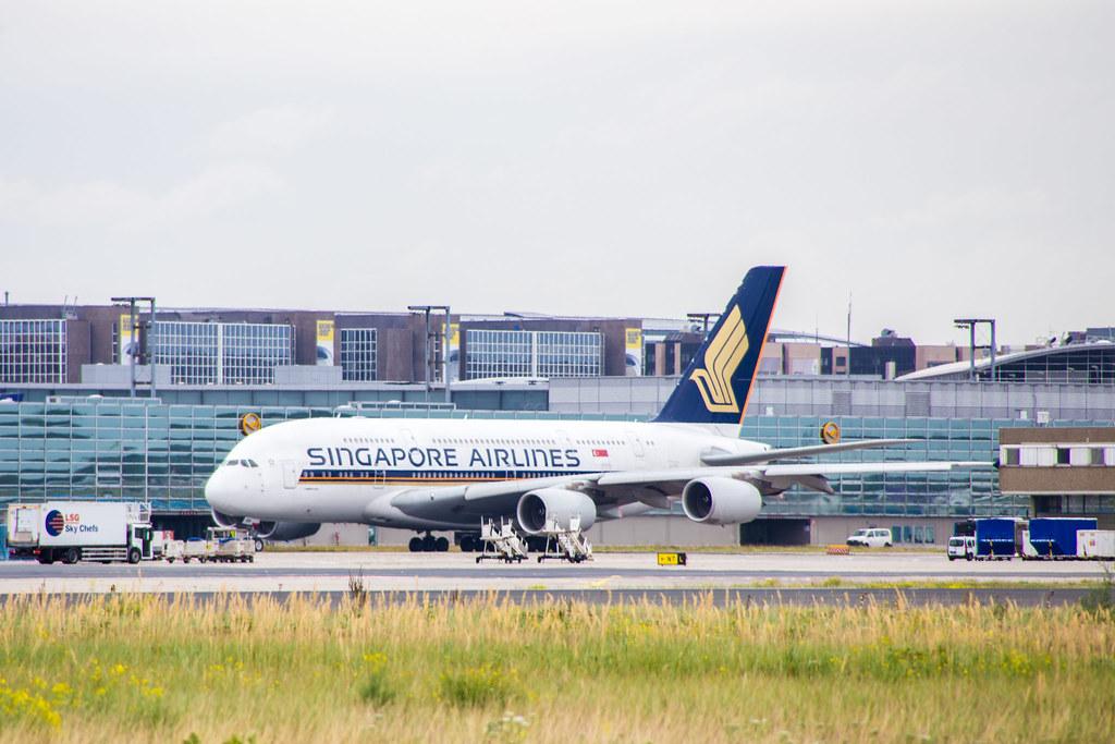 Frankfurt Airport: Singapore Airlines (SQ / SIA) |  Airbus A380-841 A388 | 9V-SKM | MSN 065