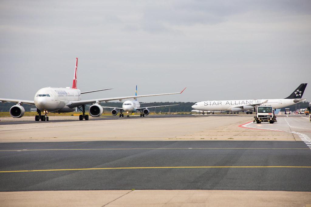 Spottertour am FRA: Taxiway (Turkish Airlines, Thomas Cook, Star Alliance)
