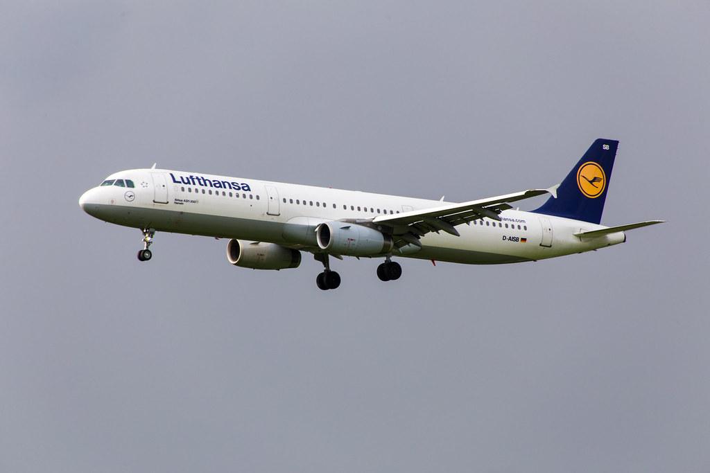 Hamburg Airport: Lufthansa (LH / DLH) |  Airbus A321-231 A321 | D-AISB | MSN 1080