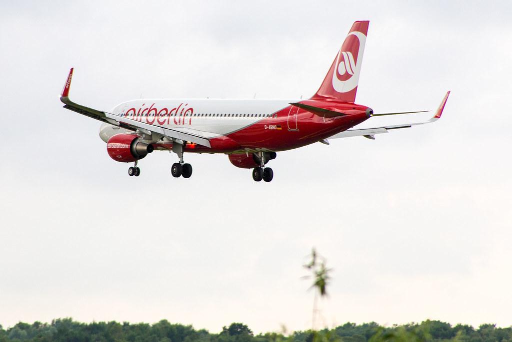 Hamburg Airport: Air Berlin (AB / BER) | Airbus A320-214 A320 | D-ABNO | MSN 6831