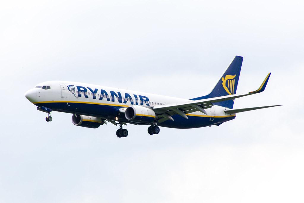 Hamburg Airport: Ryanair (FR / RYR) |  Boeing 737-8AS B738 | EI-DCX | MSN 33569