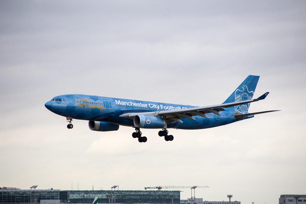 Spottertour am FRA: Etihad Airways (Manchester City FC Livery) Airbus A330-243 A332 A6-EYE
