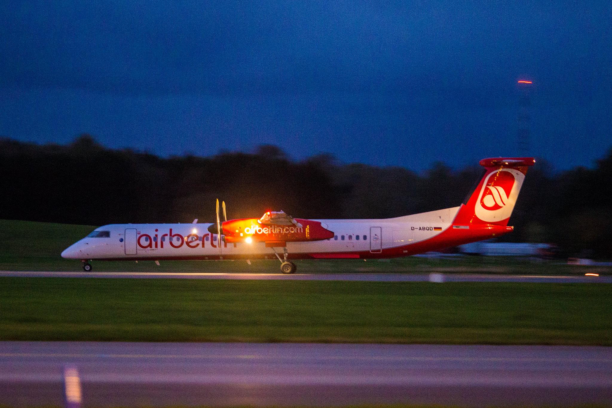 Hamburg Airport: Air Berlin | Operator: Luftfahrtgesellschaft Walter |  De Havilland Canada Dash 8-400 DH8D | D-ABQD | MSN 4234 | Eine Ära geht zu Ende: die letzte Airberlin Maschine vom Hamburg Airport (AB6757)