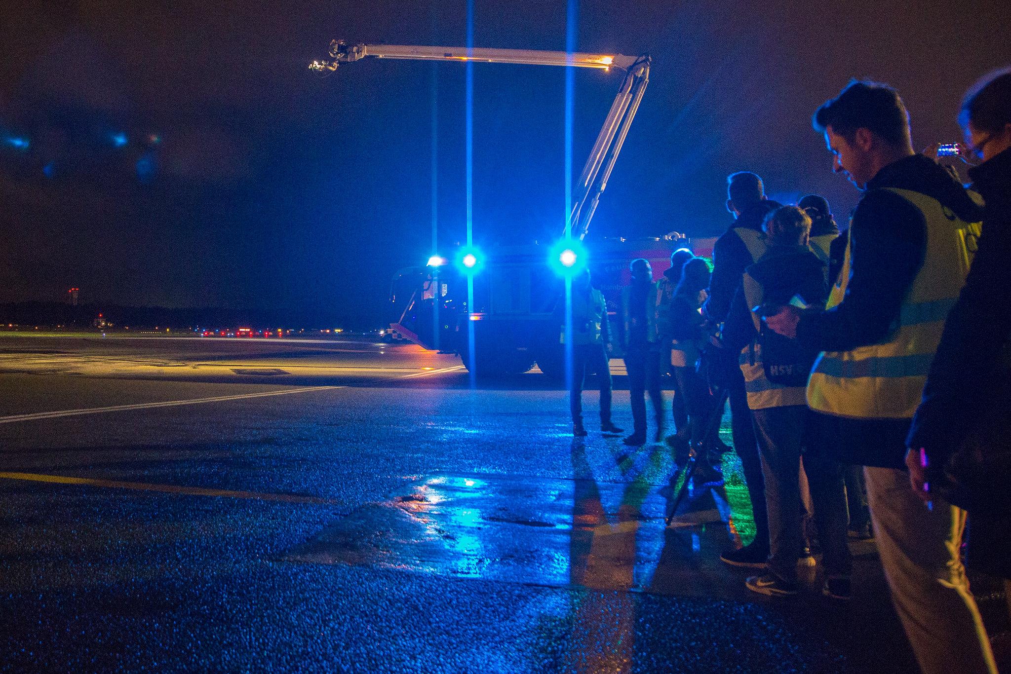 Hamburg Airport: Air Berlin | Operator: Luftfahrtgesellschaft Walter |  De Havilland Canada Dash 8-400 DH8D | D-ABQD | MSN 4234 | Eine Ära geht zu Ende: die letzte Airberlin Maschine vom Hamburg Airport (AB6757)