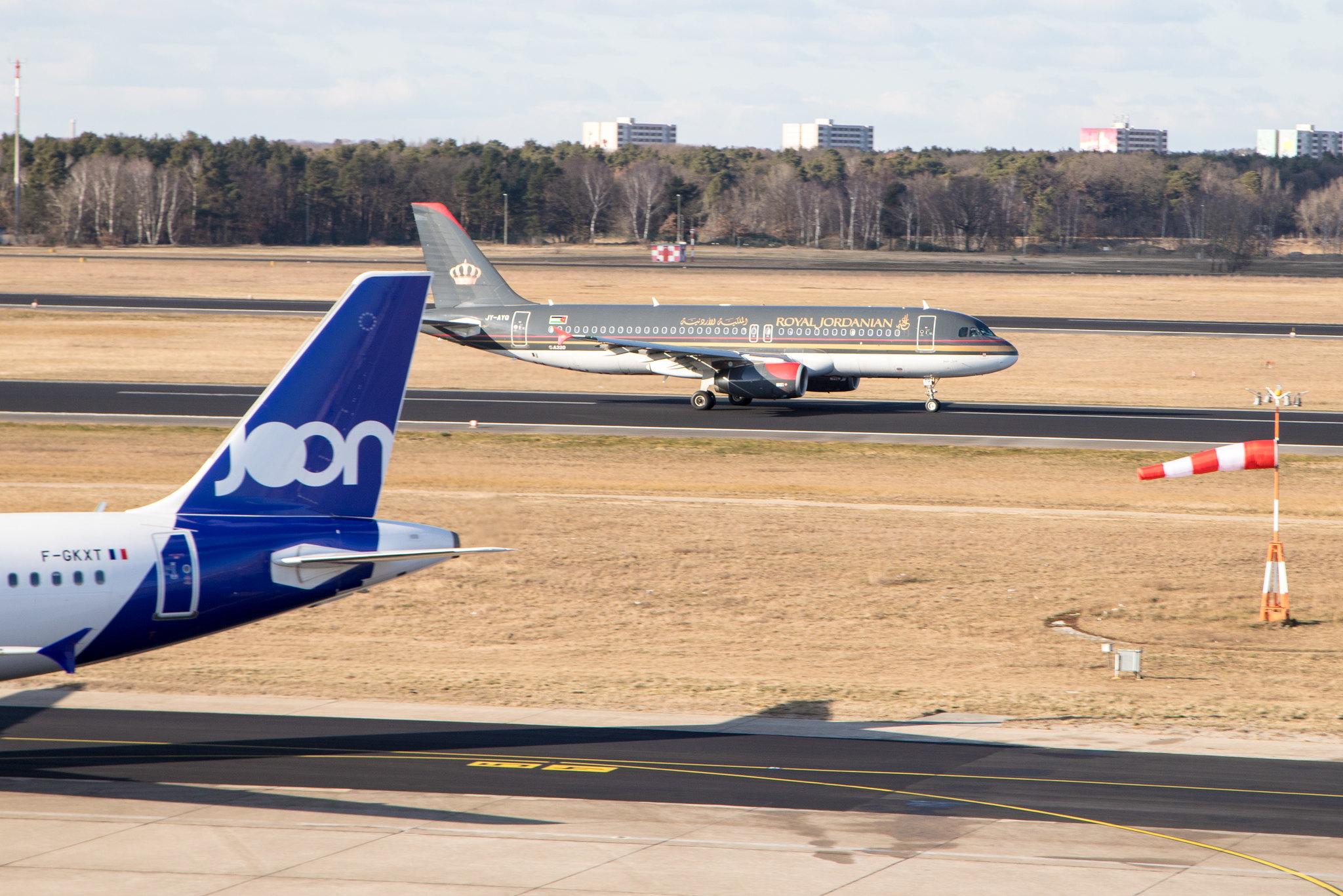 Flughafen Berlin Tegel (TXL): Royal Jordanian (RJ / RJA) | Airbus A320-232 A320 | JY-AYQ | MSN 4670