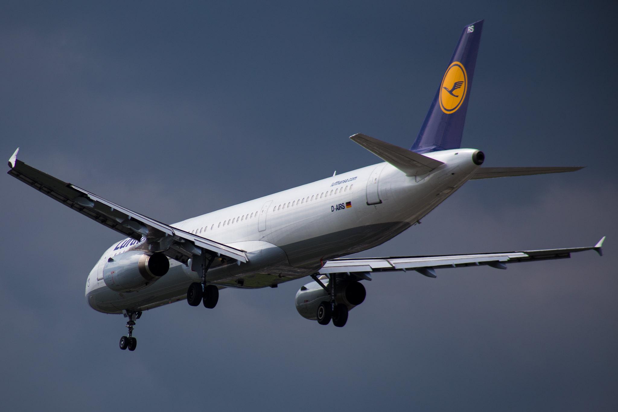 Frankfurt Airport: Lufthansa (LH / DLH) |  Airbus A321-131 A321 | D-AIRS | MSN 0595