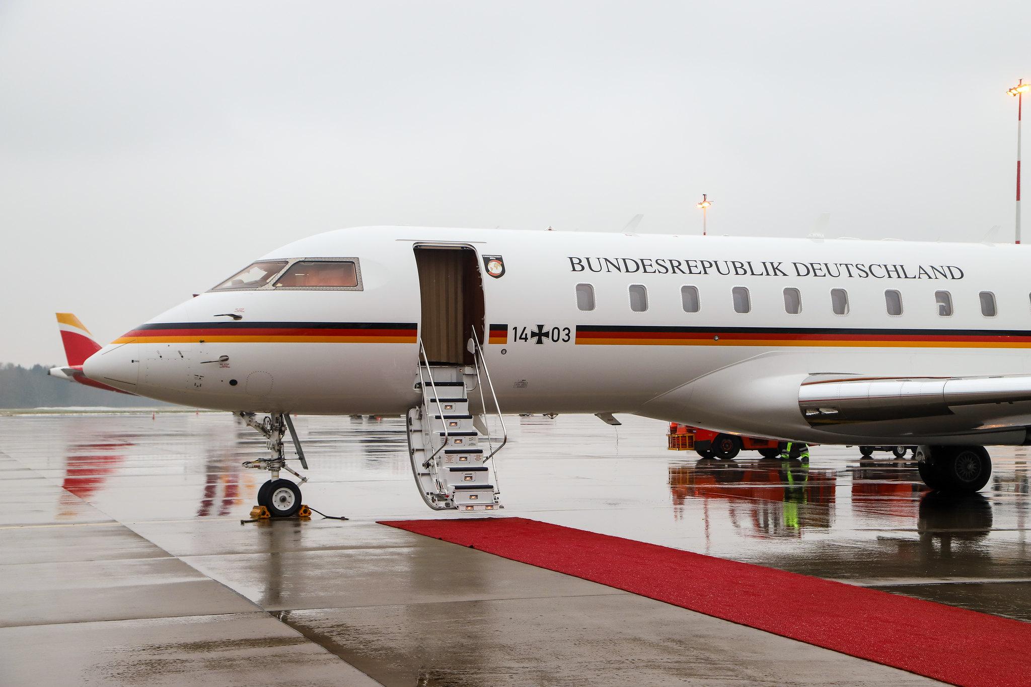 Hamburg Airport: German Air Force (/ GAF) | Bombardier BD-700-1A11 Global 5000 GLEX | 14+03 | MSN 9411