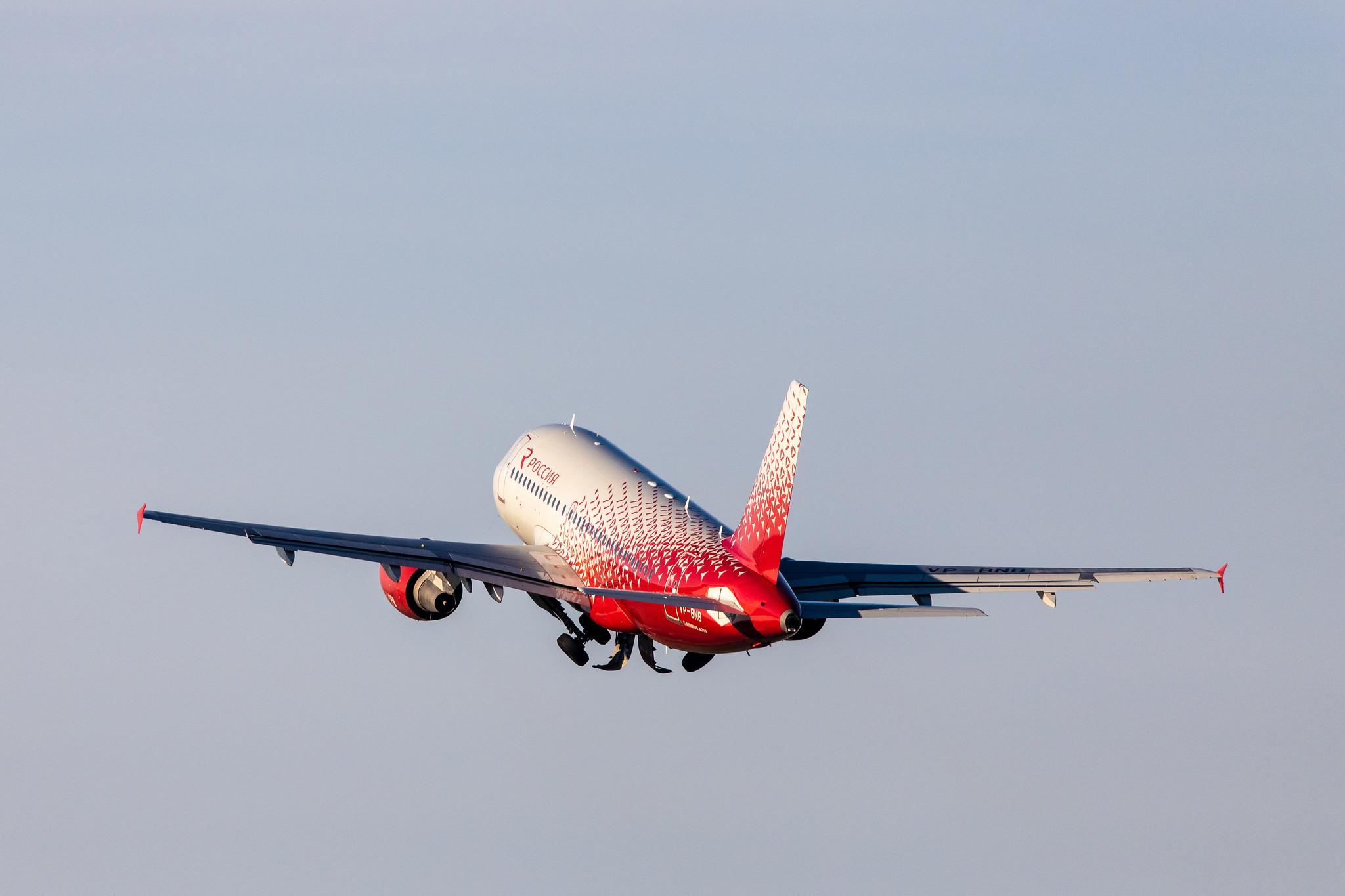 Hamburg Airport: Rossiya (FV / SDM) |  Airbus A319-111 A319 | VP-BNB | MSN 2751