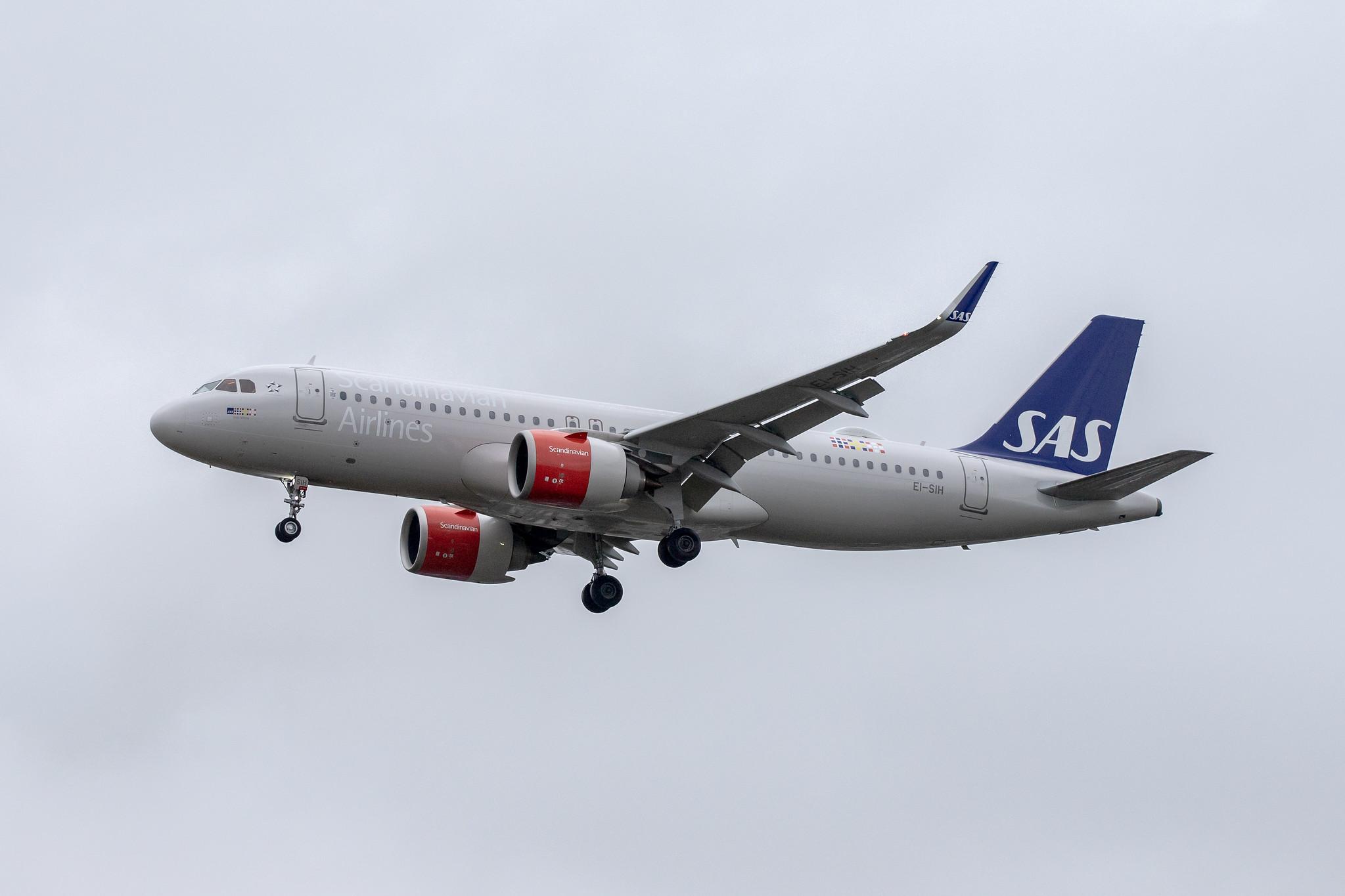 London Heathrow Airport: SAS (SK / SAS) | Operator: SAS Ireland |  Airbus A320-251N A20N | EI-SIH | MSN 8551